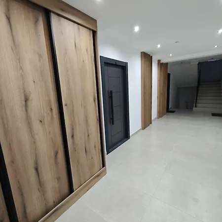 Lux Airport Apartmán