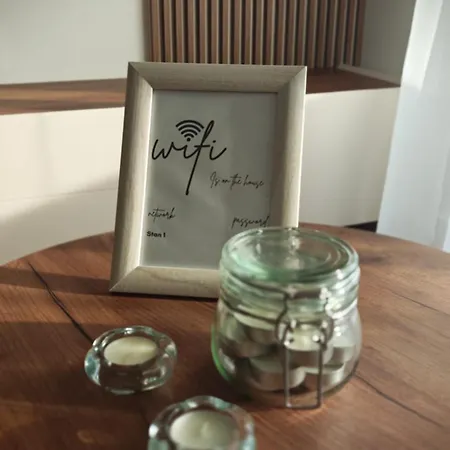 Lux Airport Lägenhet