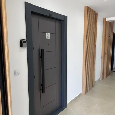 Apartmán Lux Airport Ledine