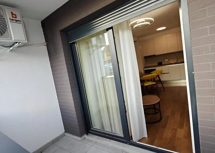 아파트 Lux Airport