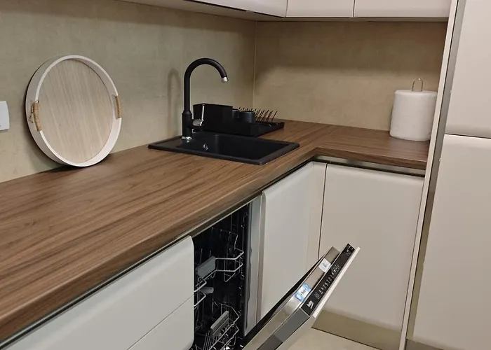 Lux Airport 아파트