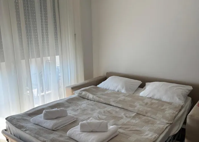 아파트 Lux Airport Ledine